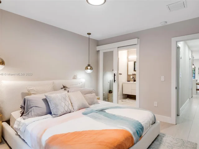 918 NW 10th Ct, Miami FL 33136