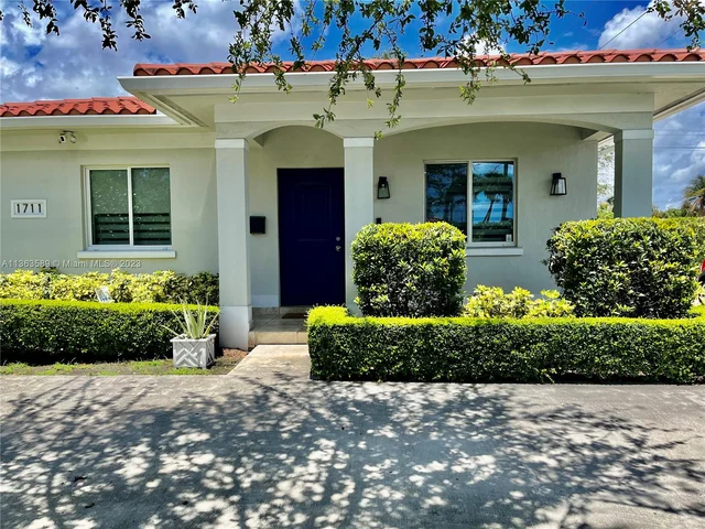 1711 SW 11th St, Miami FL 33135