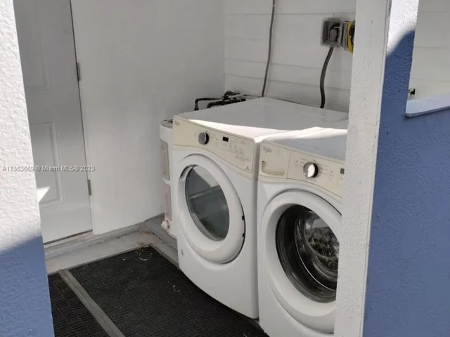 3039 Grant St, Hollywood FL 33021