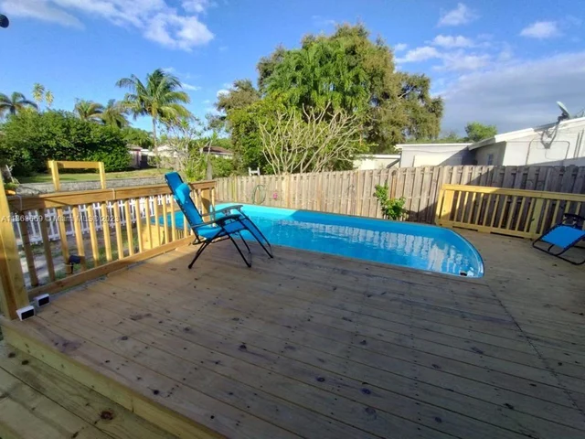 3039 Grant St, Hollywood FL 33021