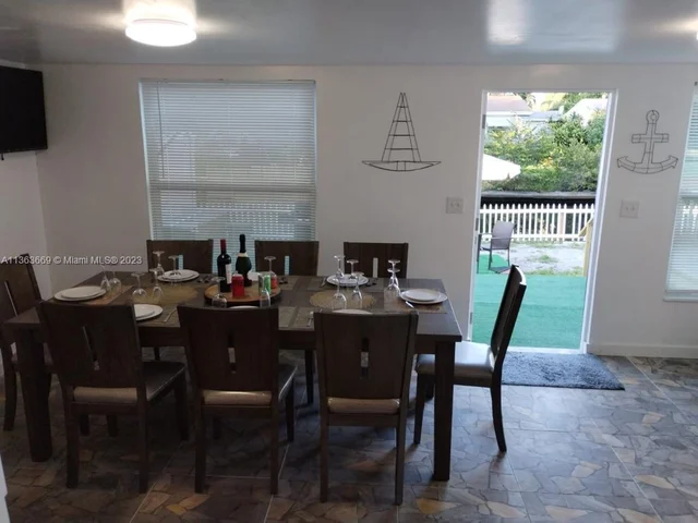 3039 Grant St, Hollywood FL 33021