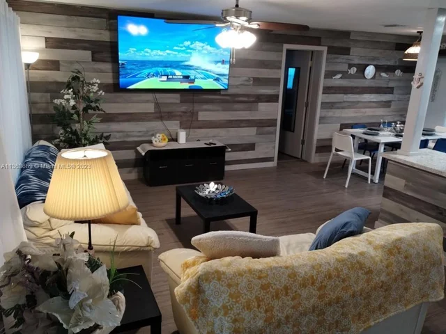 3039 Grant St, Hollywood FL 33021