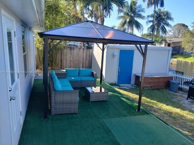 3039 Grant St, Hollywood FL 33021