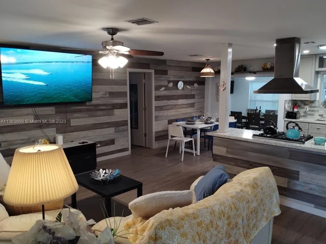 3039 Grant St, Hollywood FL 33021