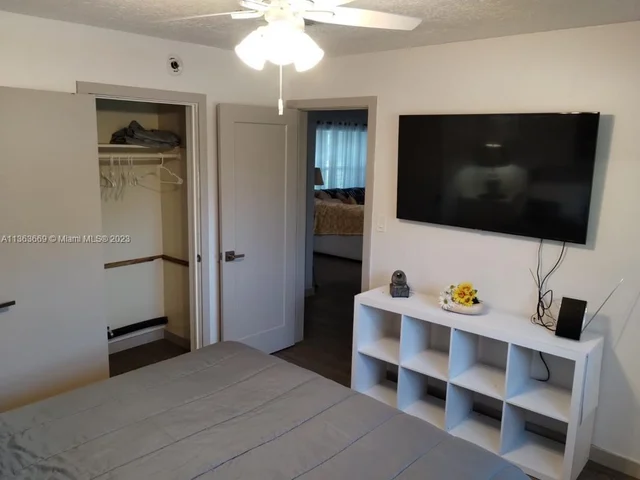 3039 Grant St, Hollywood FL 33021