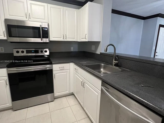 649 E Sheridan St # 410, Dania Beach FL 33004