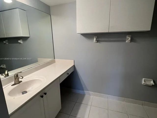 649 E Sheridan St # 410, Dania Beach FL 33004