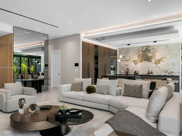 12500 SW 64th Ave, Pinecrest FL 33156