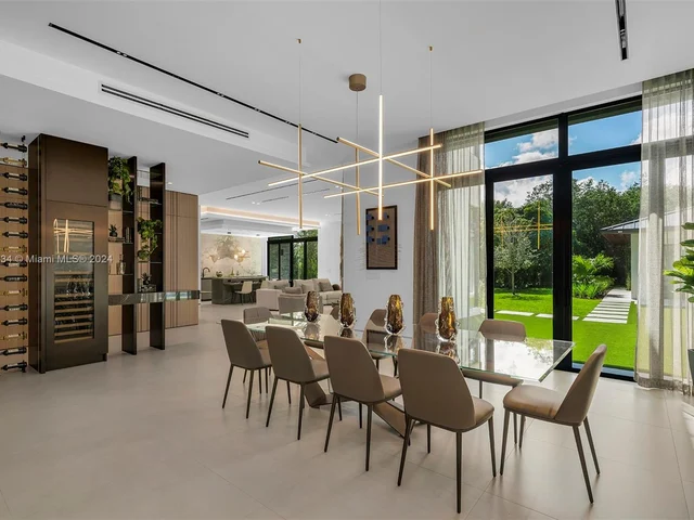 12500 SW 64th Ave, Pinecrest FL 33156