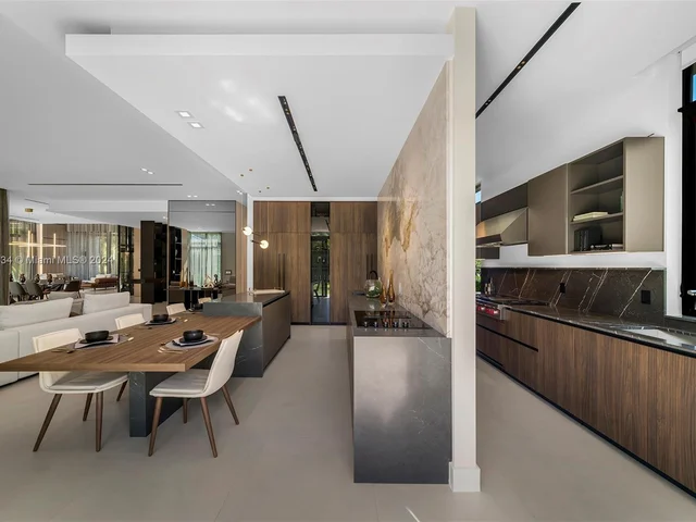 12500 SW 64th Ave, Pinecrest FL 33156