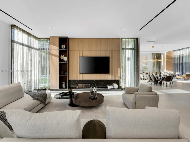 12500 SW 64th Ave, Pinecrest FL 33156