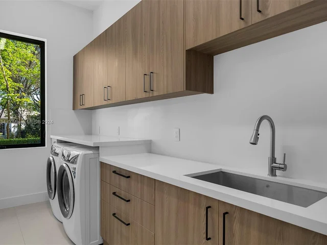 12500 SW 64th Ave, Pinecrest FL 33156