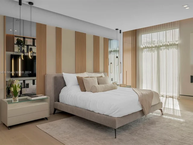 12500 SW 64th Ave, Pinecrest FL 33156