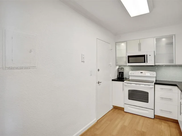 2501 S Ocean Dr, Hollywood FL 33019