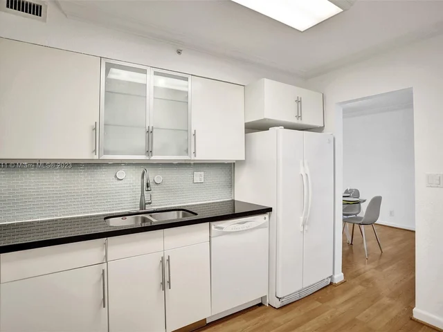 2501 S Ocean Dr, Hollywood FL 33019