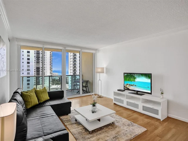 2501 S Ocean Dr, Hollywood FL 33019