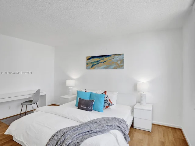 2501 S Ocean Dr, Hollywood FL 33019