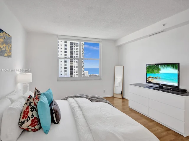 2501 S Ocean Dr, Hollywood FL 33019