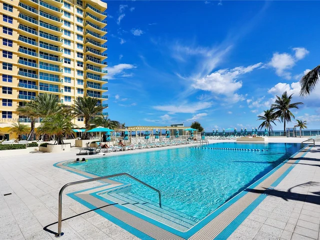 2501 S Ocean Dr, Hollywood FL 33019