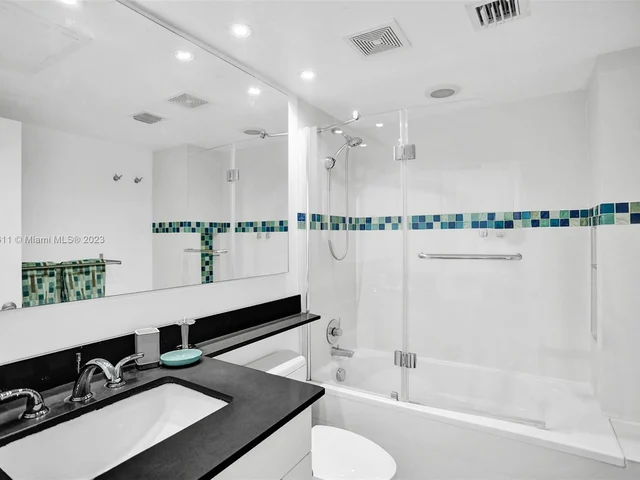 2501 S Ocean Dr, Hollywood FL 33019