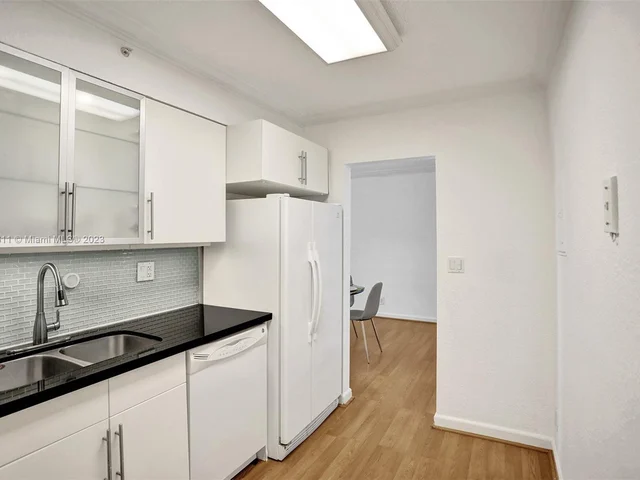 2501 S Ocean Dr, Hollywood FL 33019