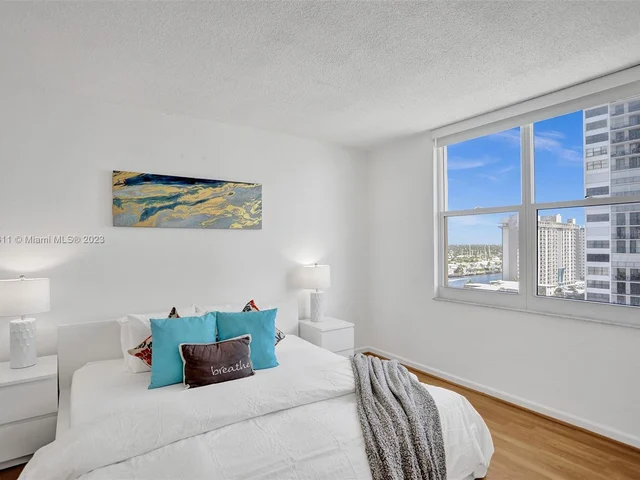 2501 S Ocean Dr, Hollywood FL 33019