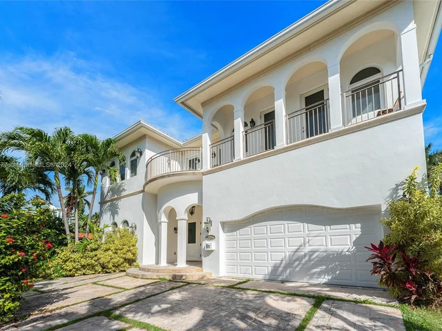 7701 Miami View Dr, North Bay Village FL 33141