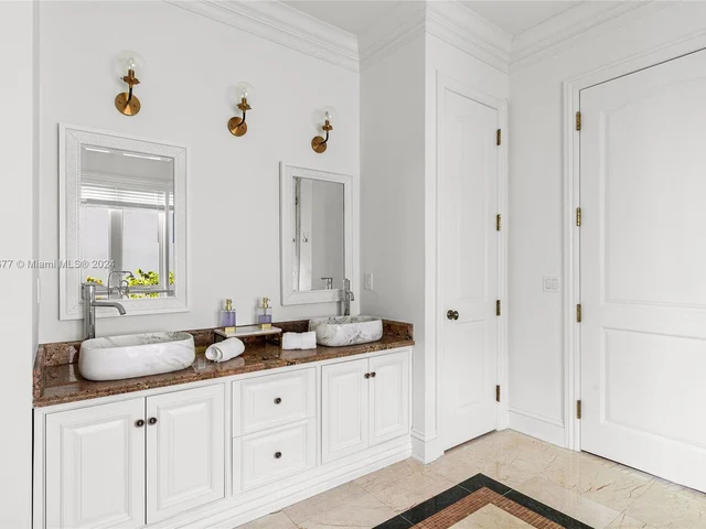 7701 Miami View Dr, North Bay Village FL 33141