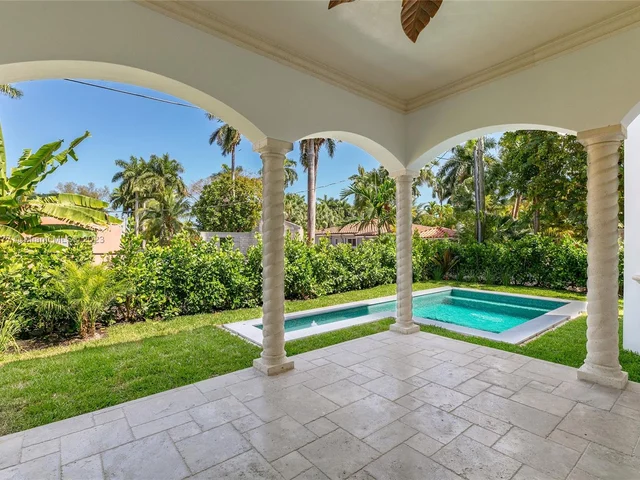 7701 Miami View Dr, North Bay Village FL 33141