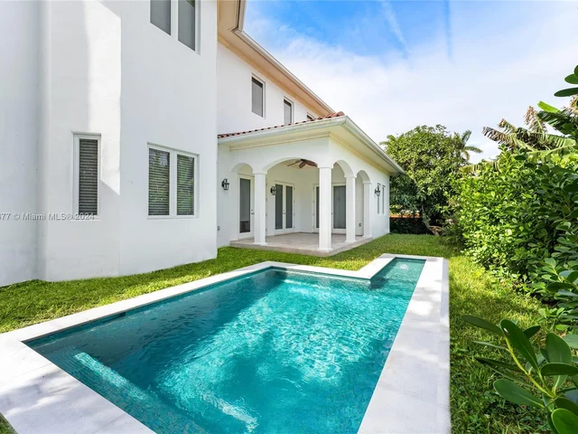 7701 Miami View Dr, North Bay Village FL 33141