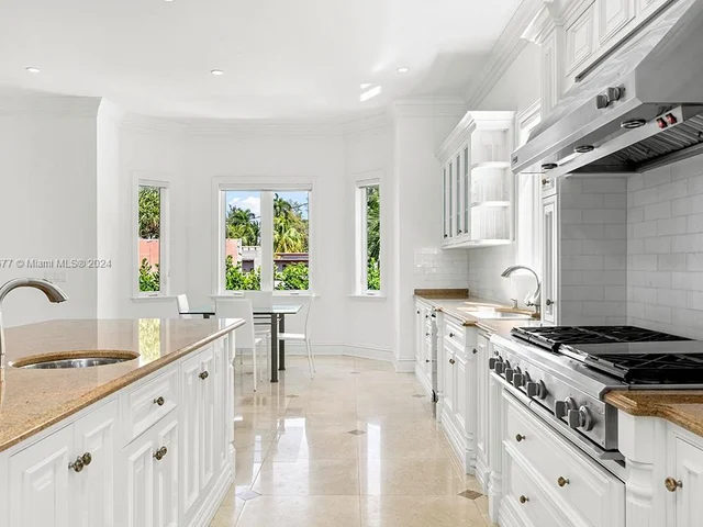 7701 Miami View Dr, North Bay Village FL 33141