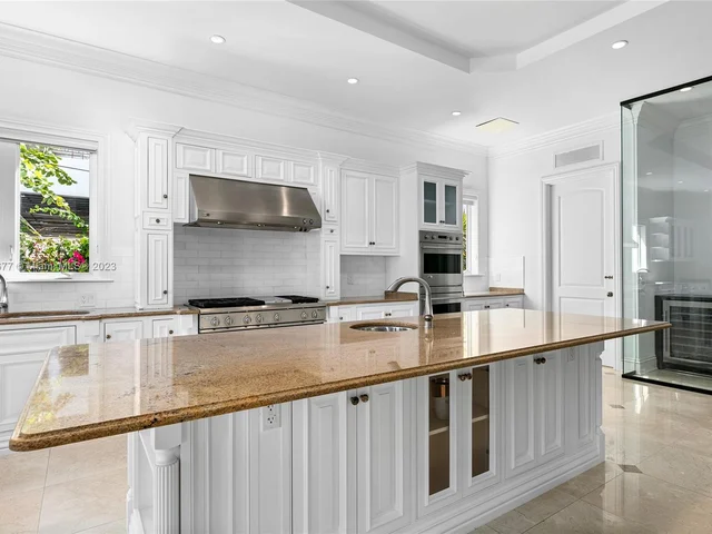 7701 Miami View Dr, North Bay Village FL 33141