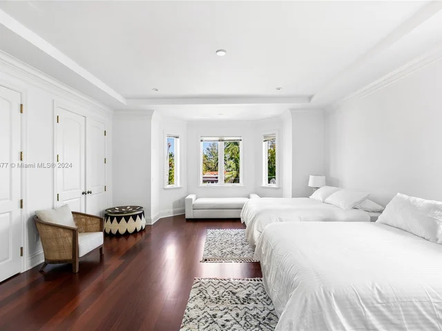 7701 Miami View Dr, North Bay Village FL 33141