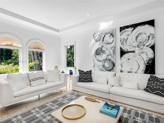 7701 Miami View Dr, North Bay Village FL 33141