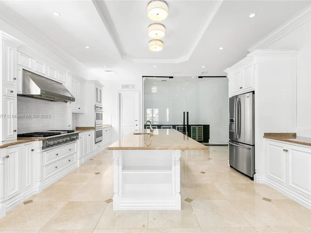 7701 Miami View Dr, North Bay Village FL 33141