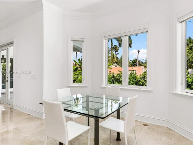 7701 Miami View Dr, North Bay Village FL 33141