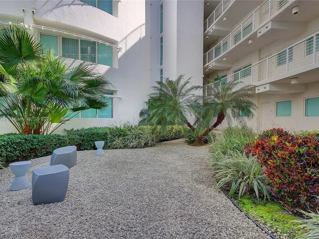 6580 Indian Creek Dr # 411, Miami Beach FL 33141