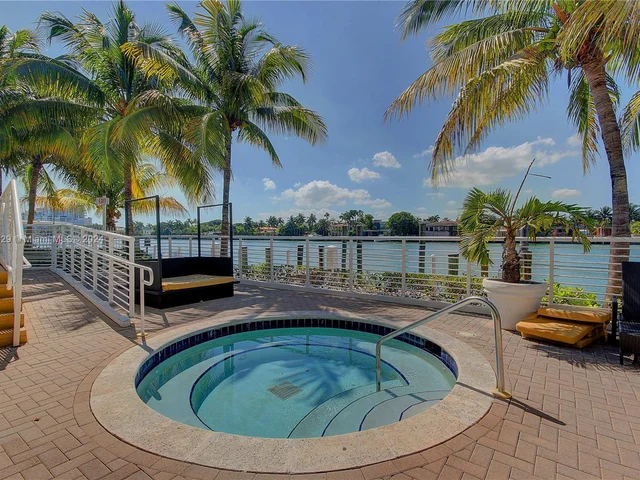 6580 Indian Creek Dr # 411, Miami Beach FL 33141