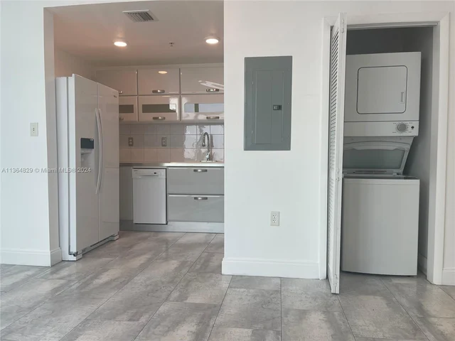 6580 Indian Creek Dr # 411, Miami Beach FL 33141