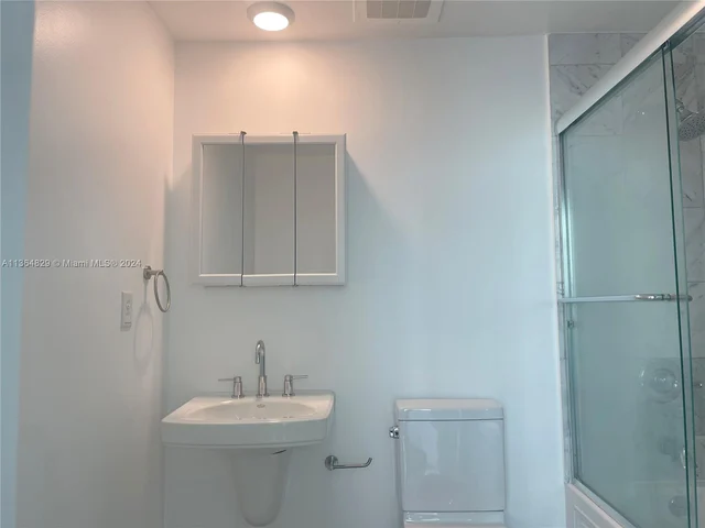 6580 Indian Creek Dr # 411, Miami Beach FL 33141