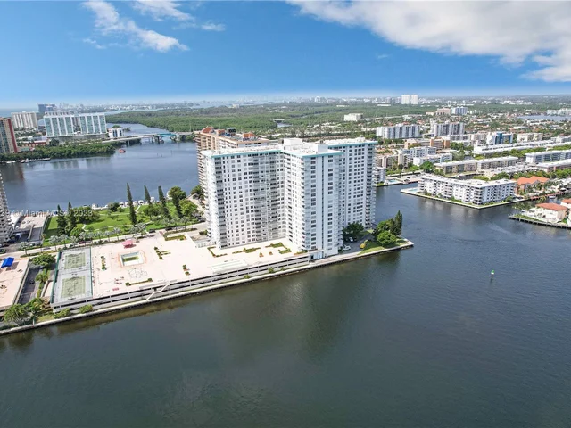301 174th St # 401, Sunny Isles Beach FL 33160