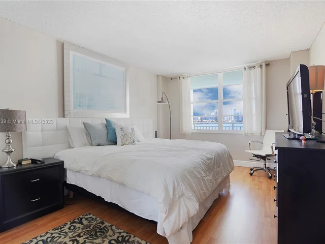 301 174th St # 401, Sunny Isles Beach FL 33160