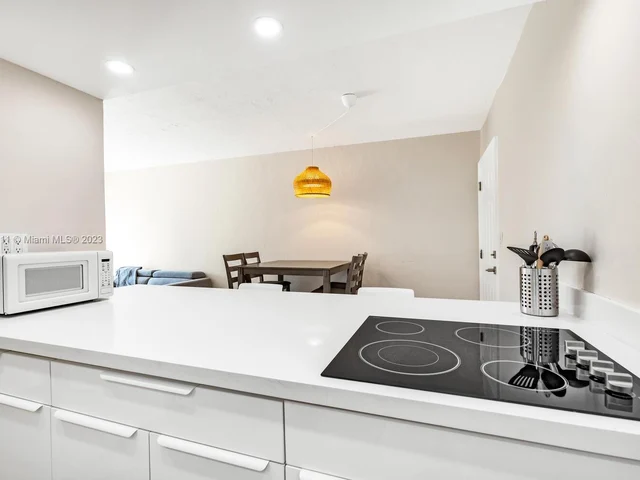 290 Sunrise Dr # L, Key Biscayne FL 33149