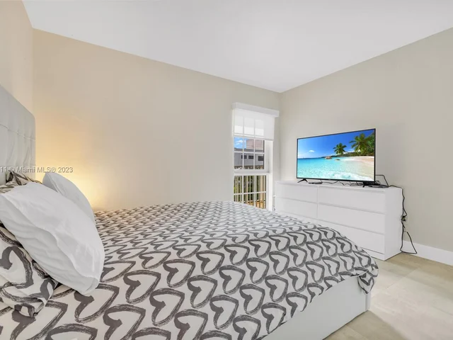 290 Sunrise Dr # L, Key Biscayne FL 33149