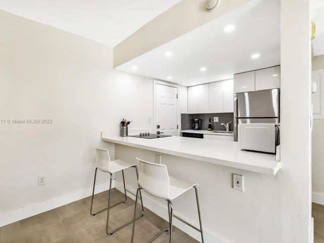 290 Sunrise Dr # L, Key Biscayne FL 33149