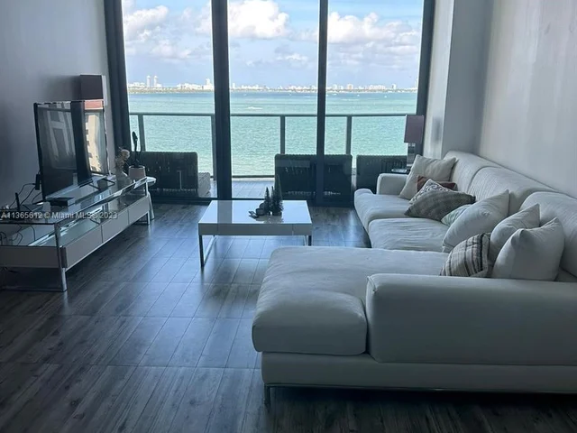 460 NE 28th St # 705, Miami FL 33137