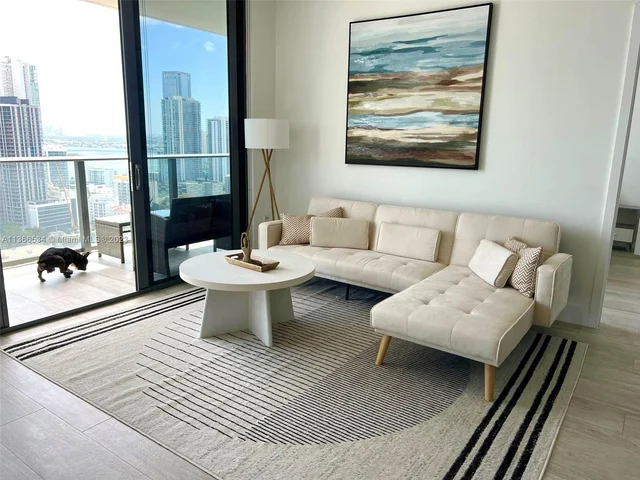 121 NE 34th St # 2907, Miami FL 33137