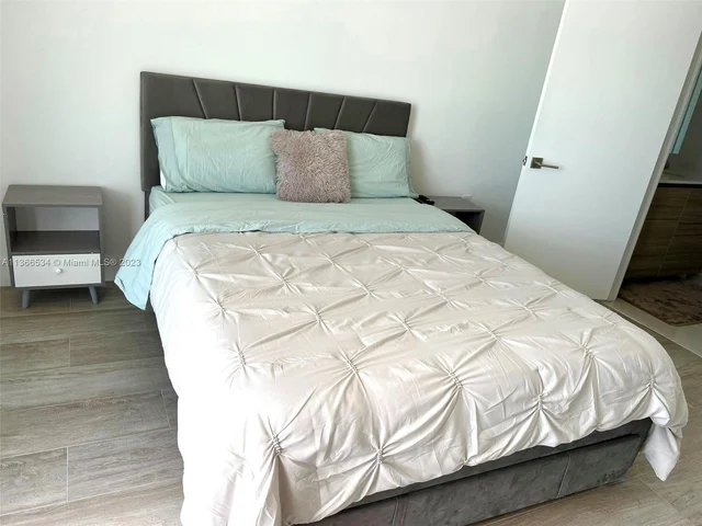 121 NE 34th St # 2907, Miami FL 33137