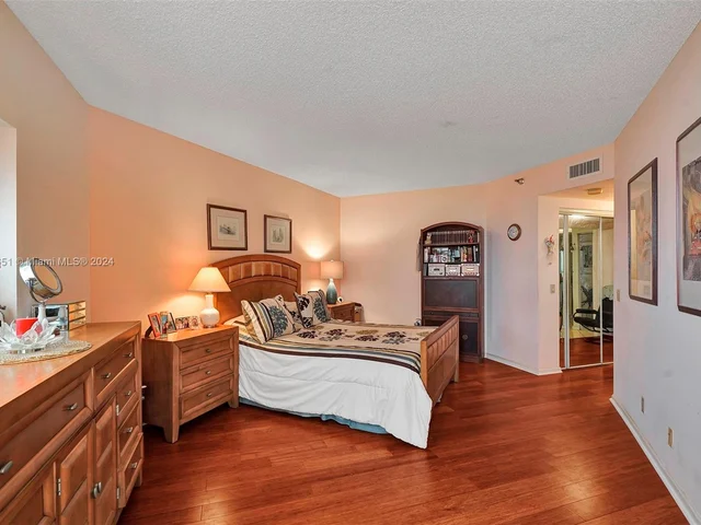 3610 Yacht Club Dr # 1214, Aventura FL 33180