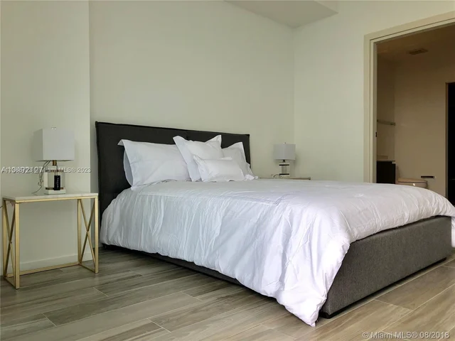 801 S Miami Ave # 5406, Miami FL 33130